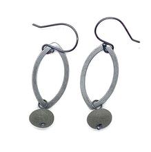Load image into Gallery viewer, Leaf Rock Earrings