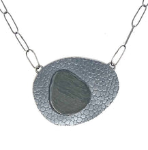 Load image into Gallery viewer, Patterned Rock Necklace