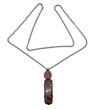 Load image into Gallery viewer, Rock and Morrocan Seam Agate necklace