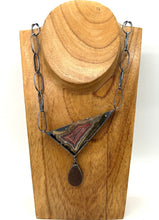 Load image into Gallery viewer, Rock and Lace Agate Necklace