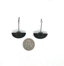 Load image into Gallery viewer, Pebble Patterned Fan Rock Earrings