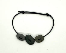 Load image into Gallery viewer, Rock Button Leather Bracelet