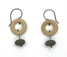 Load image into Gallery viewer, Wood Circle Rock Earrings