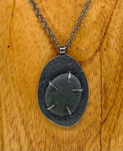 Load image into Gallery viewer, Pebble Patterned Prong Set RockNecklace