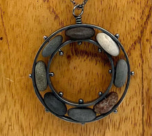 Load image into Gallery viewer, Bearing Rock Necklace