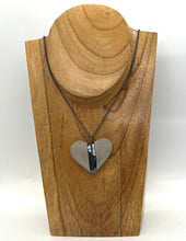 Load image into Gallery viewer, Heart Rock Necklace