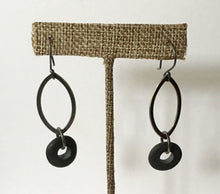 Load image into Gallery viewer, Leaf Rock Earrings