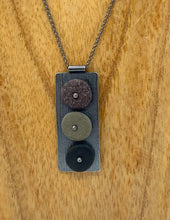 Load image into Gallery viewer, Wood grain rock pendant stoplight
