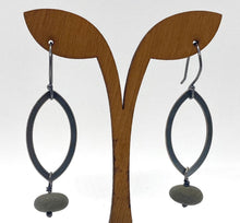 Load image into Gallery viewer, Leaf Rock Earrings
