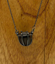 Load image into Gallery viewer, Basket Rock Necklace
