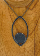 Load image into Gallery viewer, Open Leaf Rock Necklace
